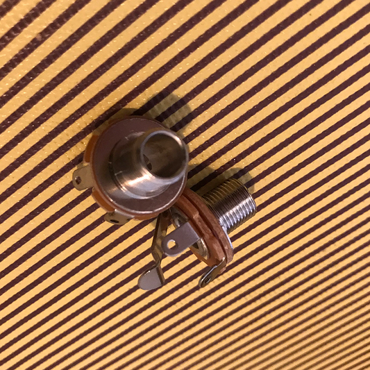 Electric guitar output accessories